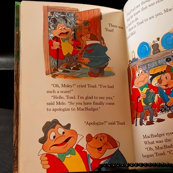 Vintage Walt Disney Story Book "A Scare for Mr. Toad" - Picture 9 of 10